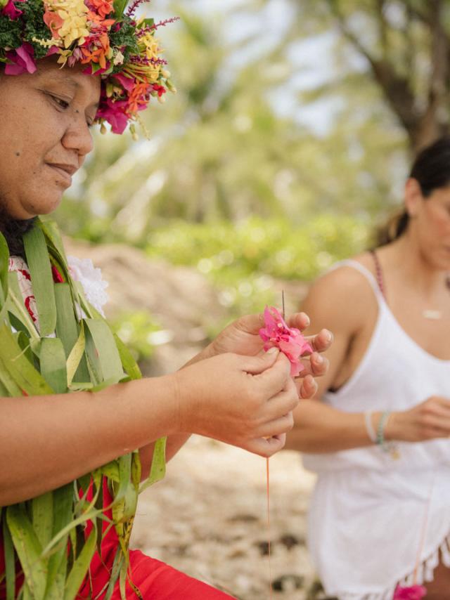 Garland Of Flowers Moorea Tahiti Tourisme © Myles Mcguinness