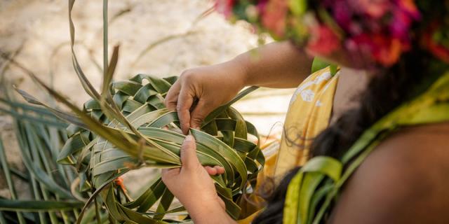 Polynesian Hat Weaving - Tahiti Tourisme © Myles Mcguinness