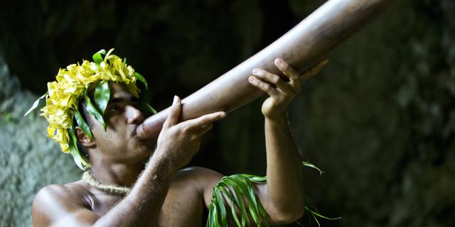 Dancer From Rurutu © Tahiti Tourisme