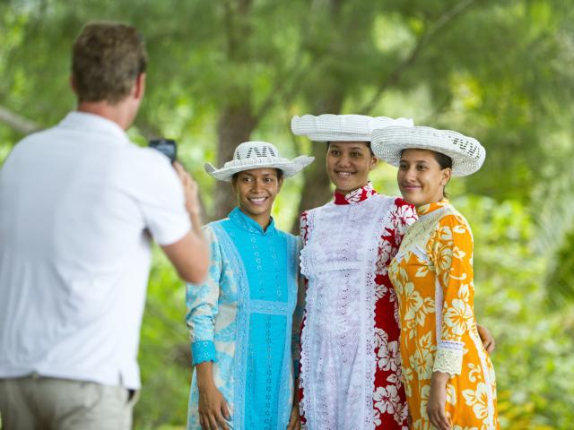 Danseuses De Rurutu © Tahiti Tourisme