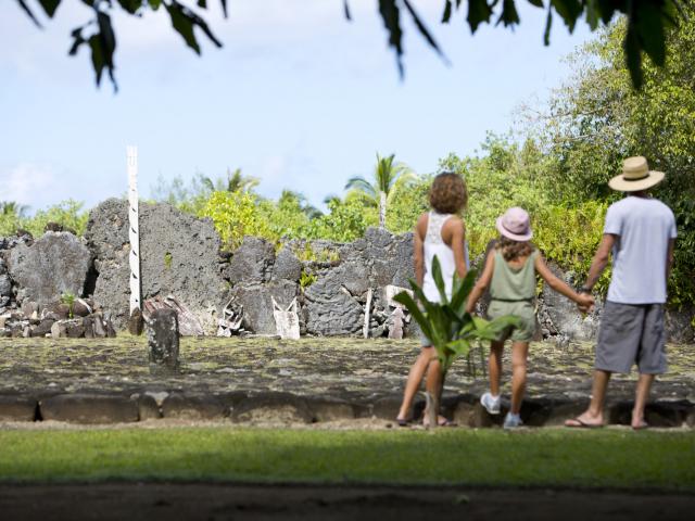 Marae Taputapuatea De Raiatea