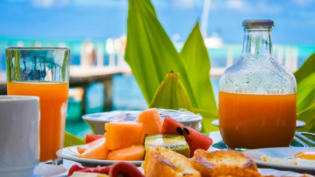 Breakfast In The Islands Of Tahiti - Tahiti Tourisme