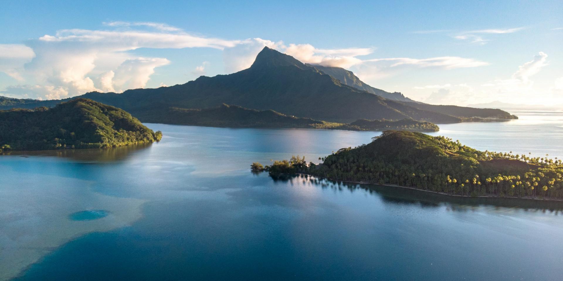 Raiatea Lagoon - Tahiti Tourisme © Stephane Mailion Photography