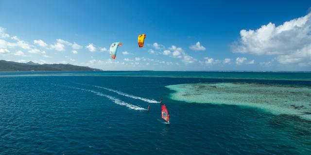 Sports Nautiques Sur Le Lagon De Taha'a - Tahiti Tourisme © Emmanuel Bouvet