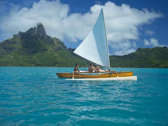 Voilier à Bora Bora - Tahiti Tourisme © Grégoire Le Bacon